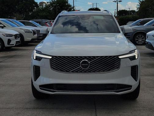 Crystal White Pearl 2026 Volvo XC90 Plug-In Hybrid T8 Plus 7-Seater
