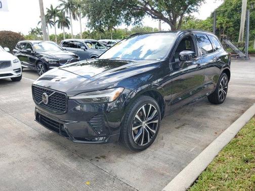 2023 Volvo XC60 B5 Plus Dark Theme