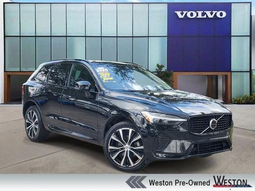 2023 Volvo XC60 B5 Plus Dark Theme