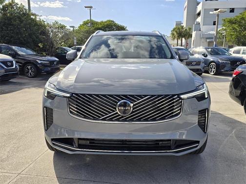 2025 Volvo XC90 Plug-In Hybrid T8 Plus 7-Seater