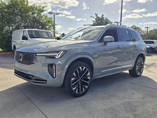 2025 Volvo XC90 Plug-In Hybrid T8 Plus 7-Seater