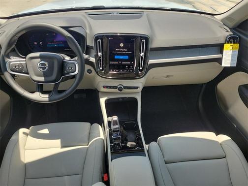2026 Volvo XC40