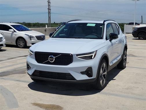 2026 Volvo XC40
