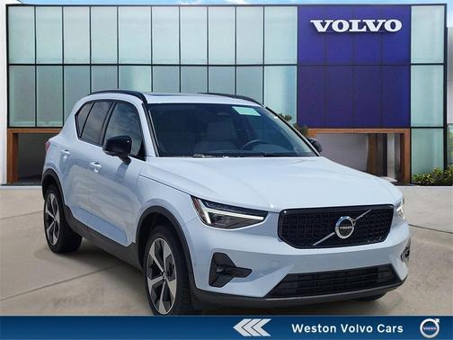 2026 Volvo XC40