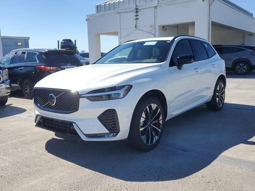 2026 Volvo XC60 B5 Plus