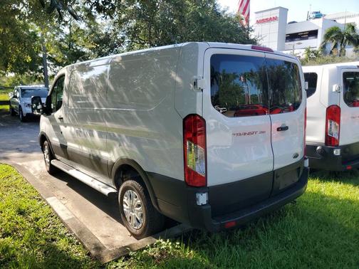 Oxford White 2025 Ford Transit-250 Base