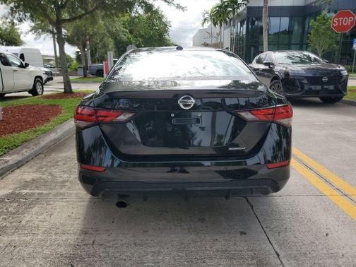 Black 2023 Nissan Sentra SR