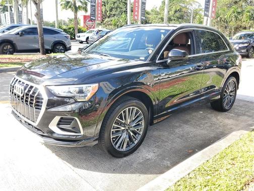 2021 Audi Q3 40 Premium