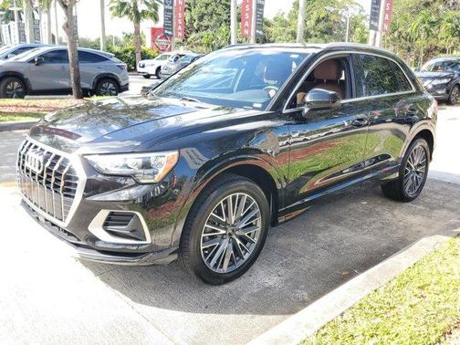 2021 Audi Q3 40 Premium