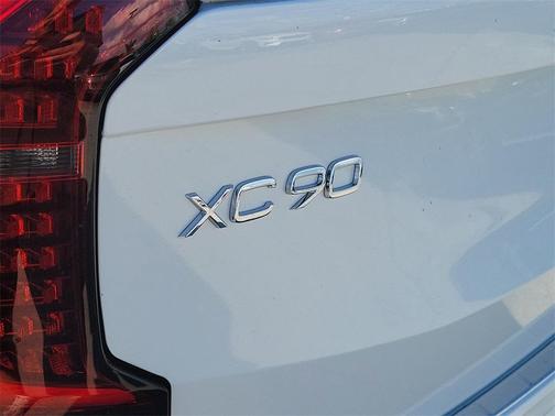 2026 Volvo XC90 B6 Ultra 7-Seater