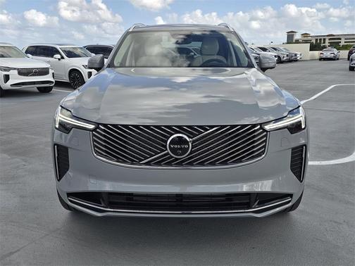 2025 Volvo XC90 B6 Plus 7-Seater