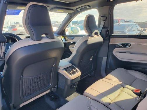 2026 Volvo XC90 B6 Ultra Dark Theme 7-Seater