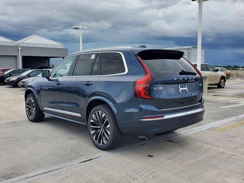2026 Volvo XC90 B5 Ultra 7-Seater