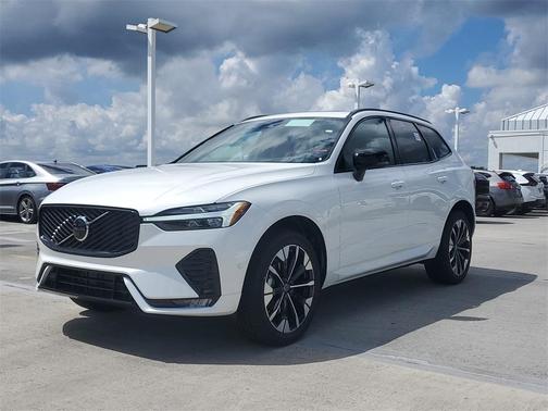 2026 Volvo XC60 B5 Plus