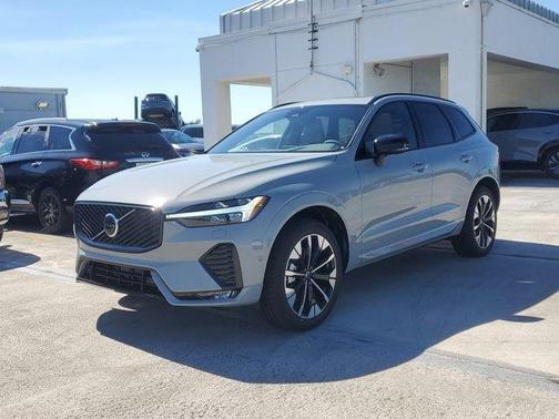 2026 Volvo XC60 B5 Plus