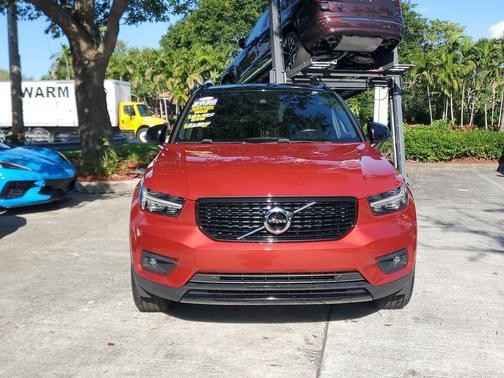 Fusion Red Metallic 2020 Volvo XC40 T5 R-Design