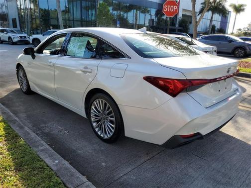 2021 Toyota Avalon Hybrid Limited