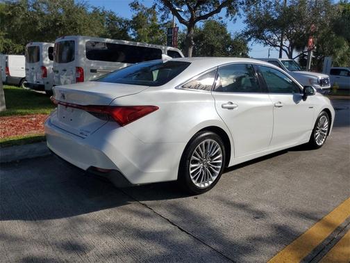 2021 Toyota Avalon Hybrid Limited