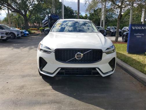 2025 Volvo XC60 B5 Plus