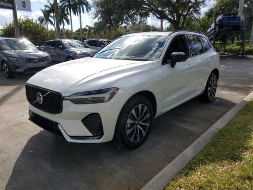 2025 Volvo XC60 B5 Plus