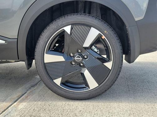 2t Gun Red Roof 2026 Nissan Kicks SR