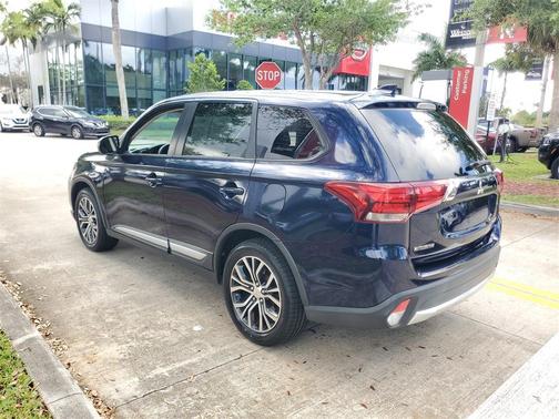 2018 Mitsubishi Outlander ES