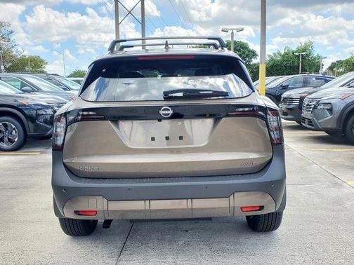 2025 Nissan Kicks SV