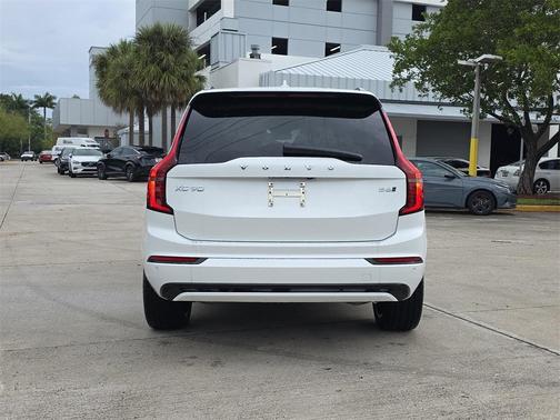 2026 Volvo XC90 B6 Ultra Dark Theme 6-Seater