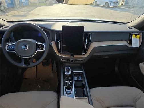 2026 Volvo XC60 B5 Plus