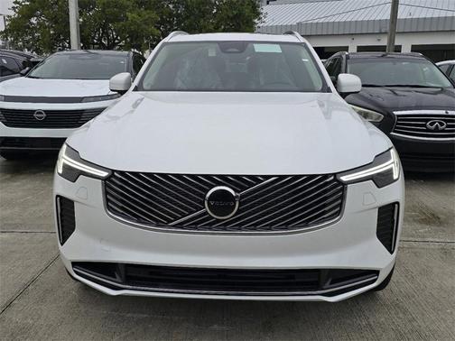 2025 Volvo XC90 Plug-In Hybrid T8 Core 7-Seater