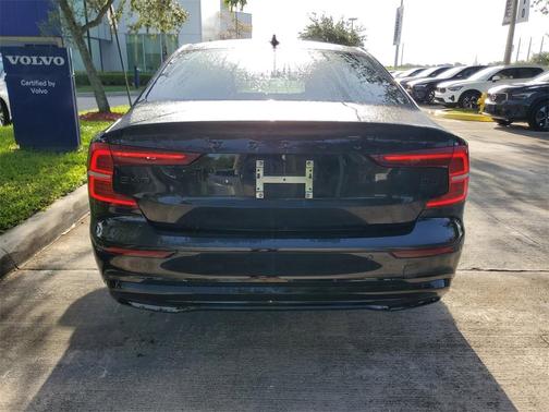 2024 Volvo S60 B5 Plus Black Edition