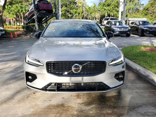 2025 Volvo S60 B5 Core