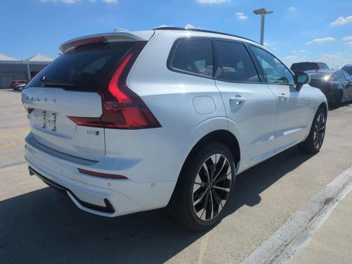 Crystal White 2026 Volvo XC60 B5 Plus