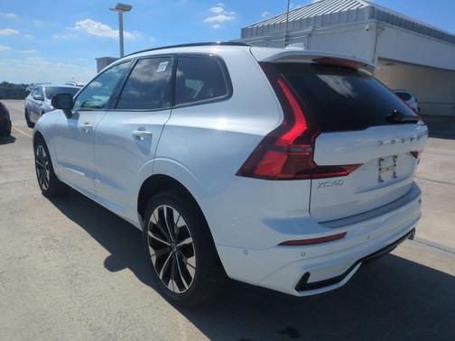 Crystal White 2026 Volvo XC60 B5 Plus