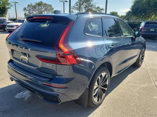 2026 Volvo XC60 B5 Plus