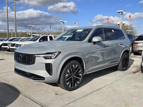 2025 Volvo XC90 B5 Plus 7-Seater