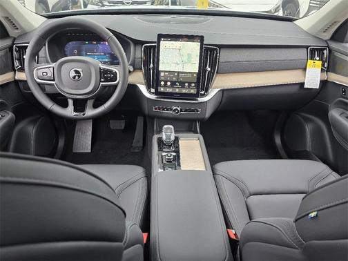 2025 Volvo XC90 B5 Plus 7-Seater