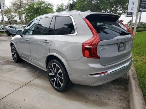 2023 Volvo XC90 B5 Plus