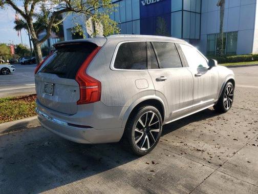 2023 Volvo XC90 B5 Plus