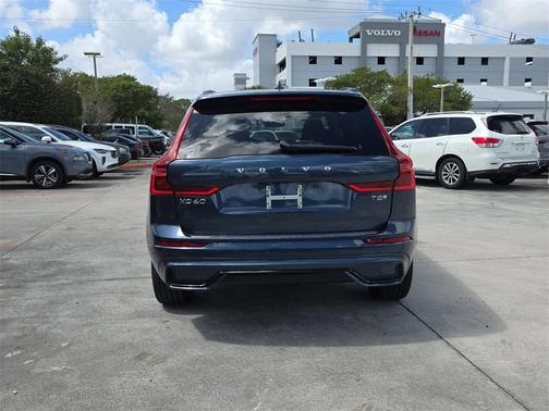 2026 Volvo XC60 Plug-In Hybrid T8 Plus