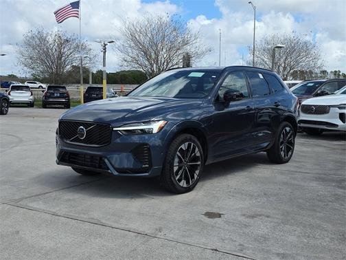 2026 Volvo XC60 Plug-In Hybrid T8 Plus