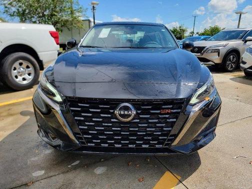 Super Black Clearcoat 2026 Nissan Altima SR