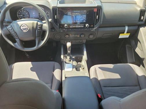 2025 Nissan Frontier S