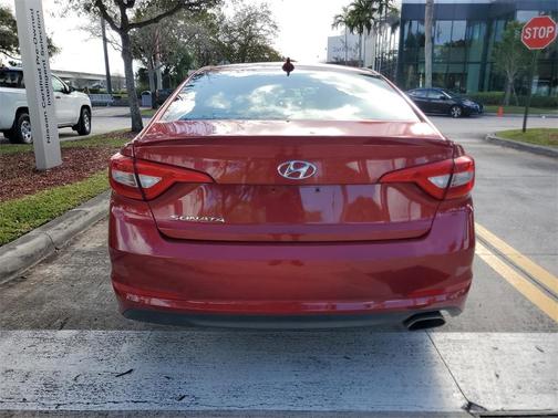 2017 Hyundai SONATA SE