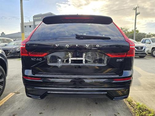 2025 Volvo XC60 B5 Plus