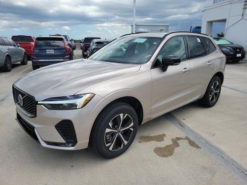 2026 Volvo XC60 B5 Core