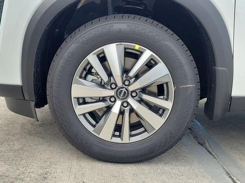 Pearl 2026 Nissan Pathfinder SL