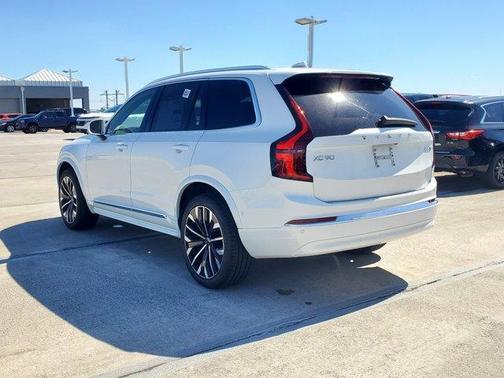 2026 Volvo XC90 B6 Ultra Dark Theme 7-Seater