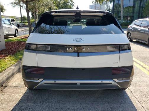 2022 Hyundai IONIQ 5 SE