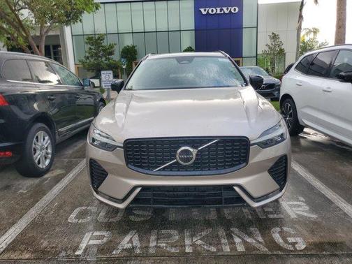 2025 Volvo XC60 B5 Core